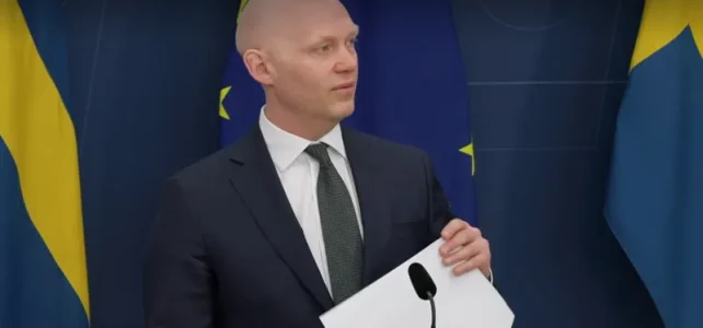 Regeringen vill städa upp på snabblånemarknaden Niklas Wykman